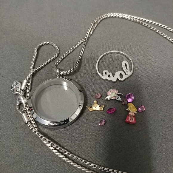 Origami Owl Disney Aurora Sleeping Beauty Locket Necklace Charms Crystals Set - Picture 13 of 16